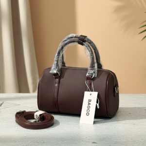 Elegant white and brown leather handbag with stylish straps - red wine